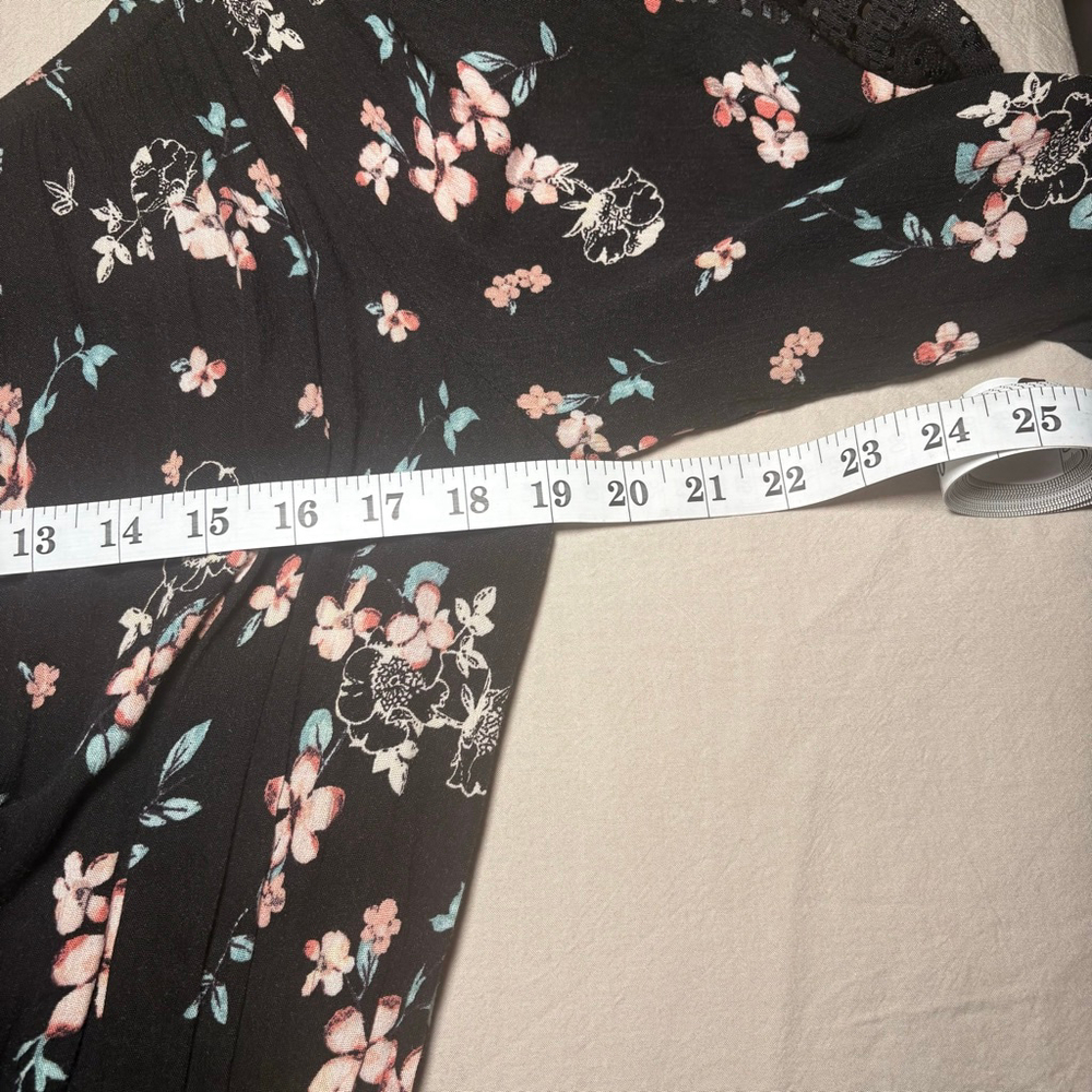 Women's Xhilaration Black Floral Romper with Lace Trim Size L - Picture 5 of 6